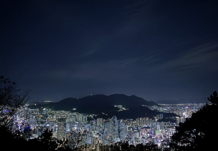チャンウォンのカフェで初めてのカイマク 釜山で一番綺麗に見える夜景スポット④