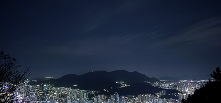 チャンウォンのカフェで初めてのカイマク 釜山で一番綺麗に見える夜景スポット④